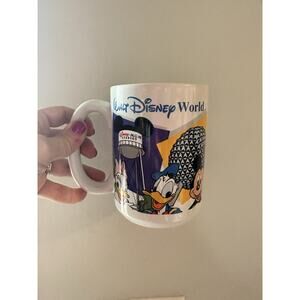 WALT DISNEY WORLD Collectible Souvenir Tea Coffee CUP / MUG - GRANDMA Handle